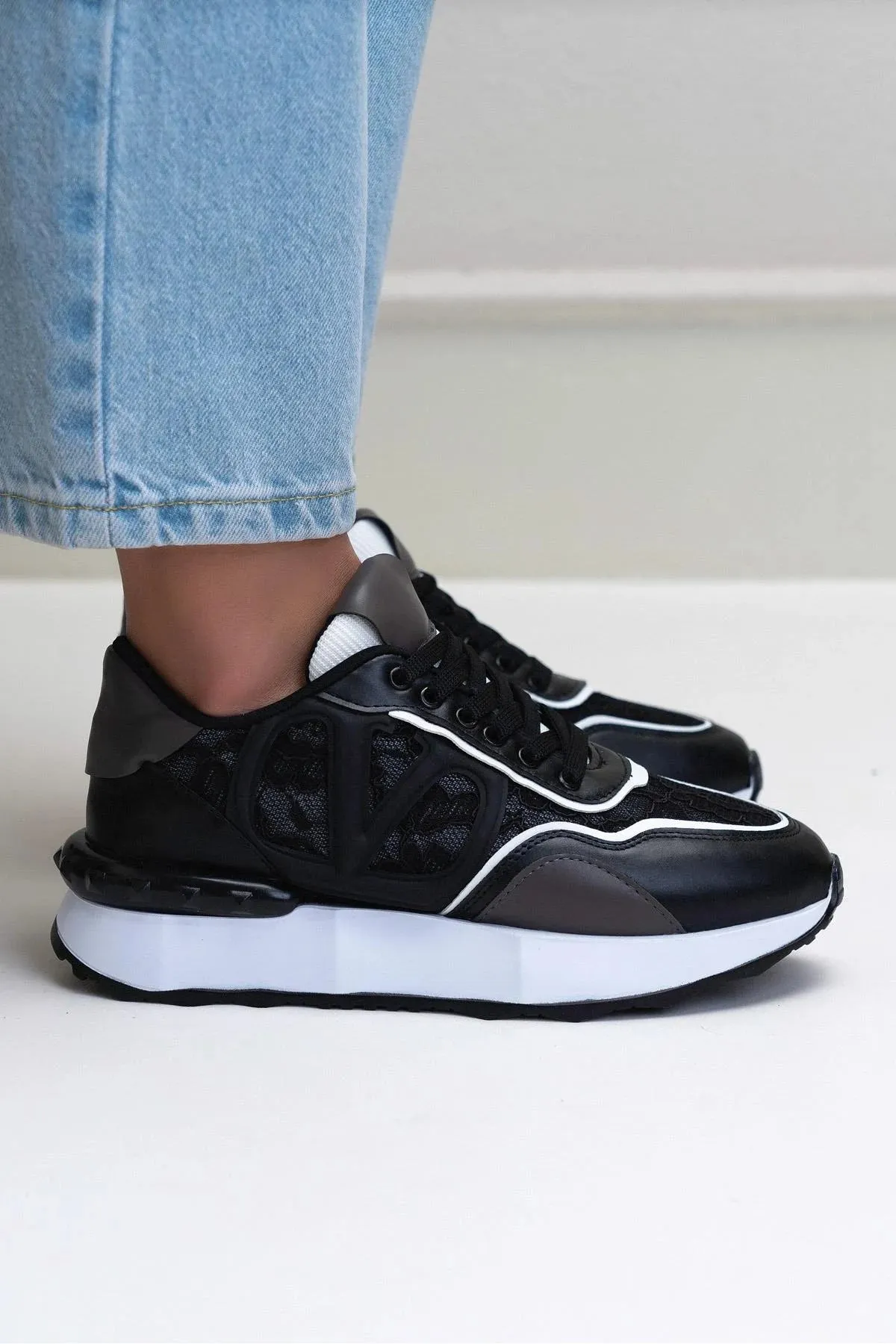 DİANTHA BLACK WHITE LACE DETAIL THICK SOLE WOMEN'S LACE-UP SPORTS SHOES