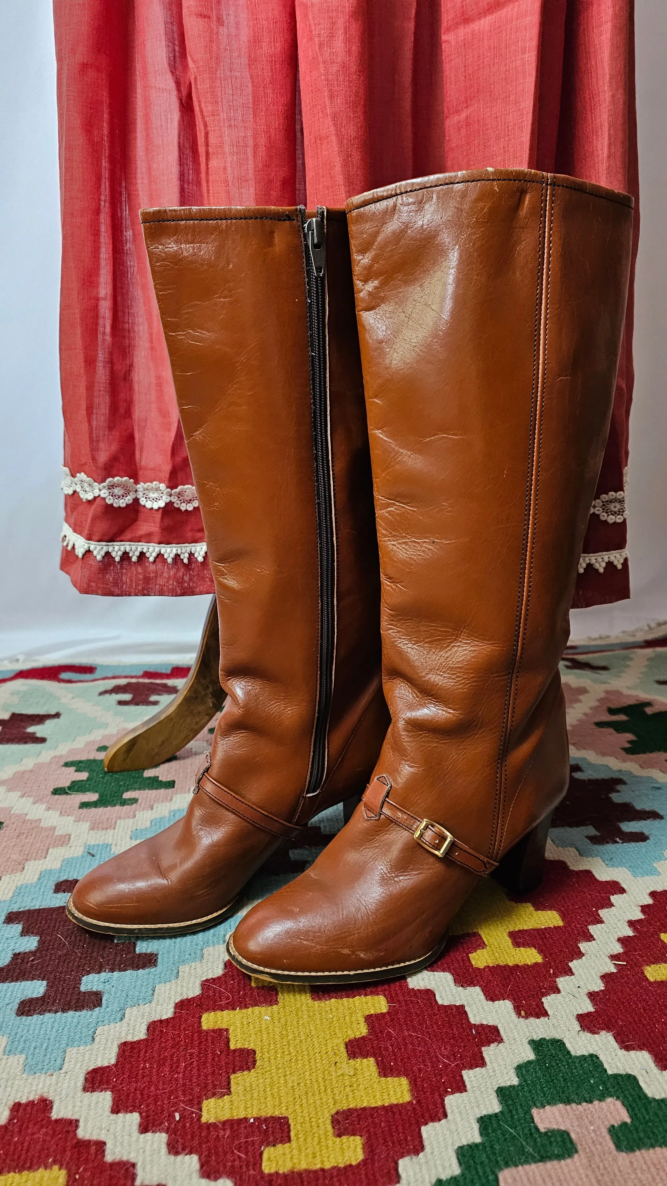 Genuine Vintage leather 70s boots size 8.5