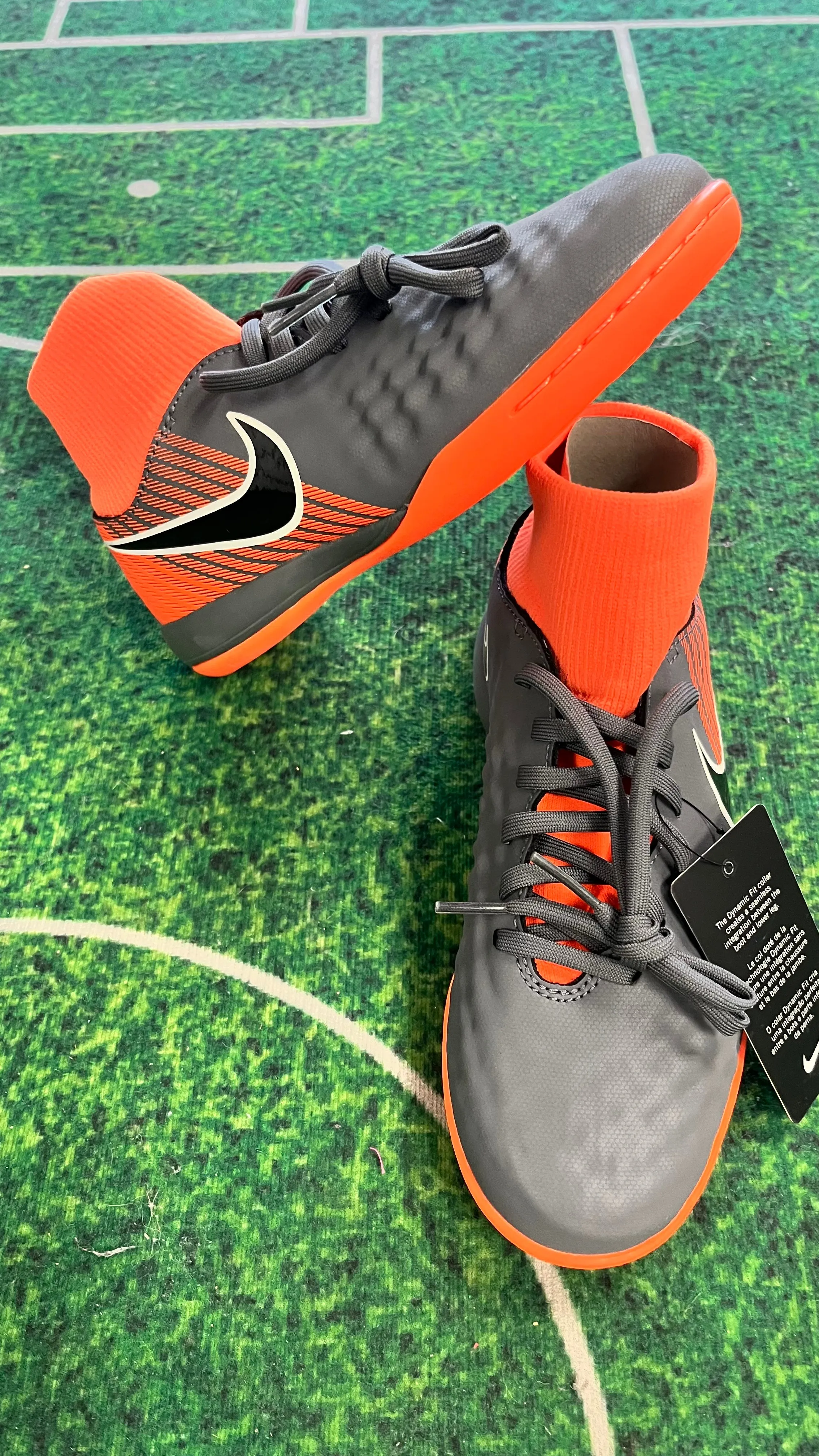 Nike Junior Obrax Academy Indoor soccer cleats