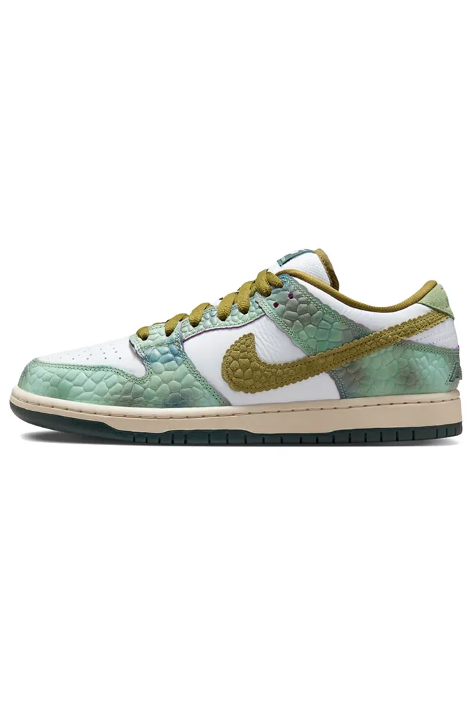 Nike SB Dunk Low Pro "Chameleon" Alexis Sablone Skate Shoes