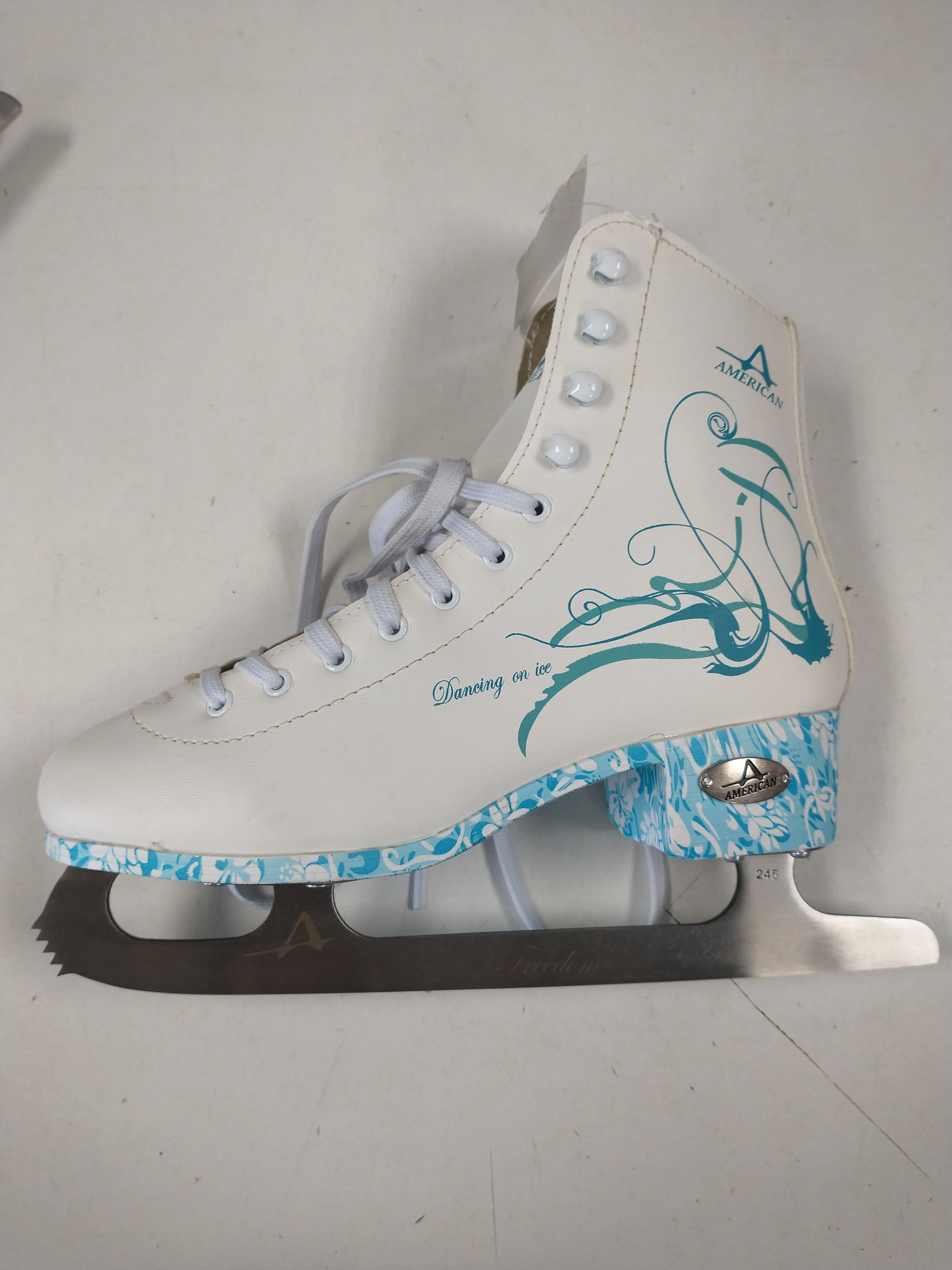 Used American Athletic Shoes Fashion Size 7 Figure Skates