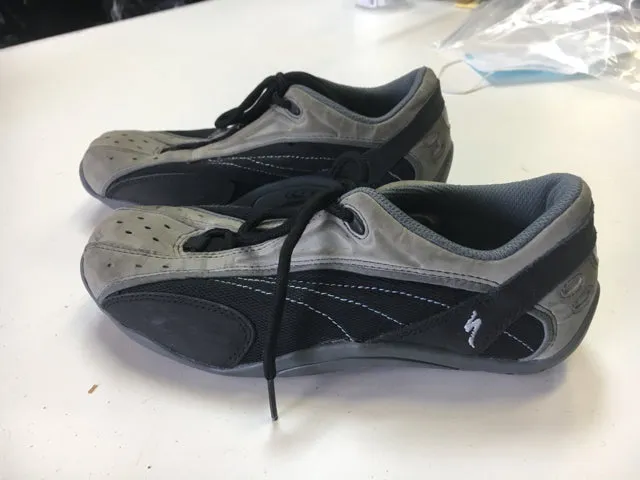 Used Specialized Black/Grey/Blue 39 / 8.5 MTB Biking Shoes w/ SPD cleats.